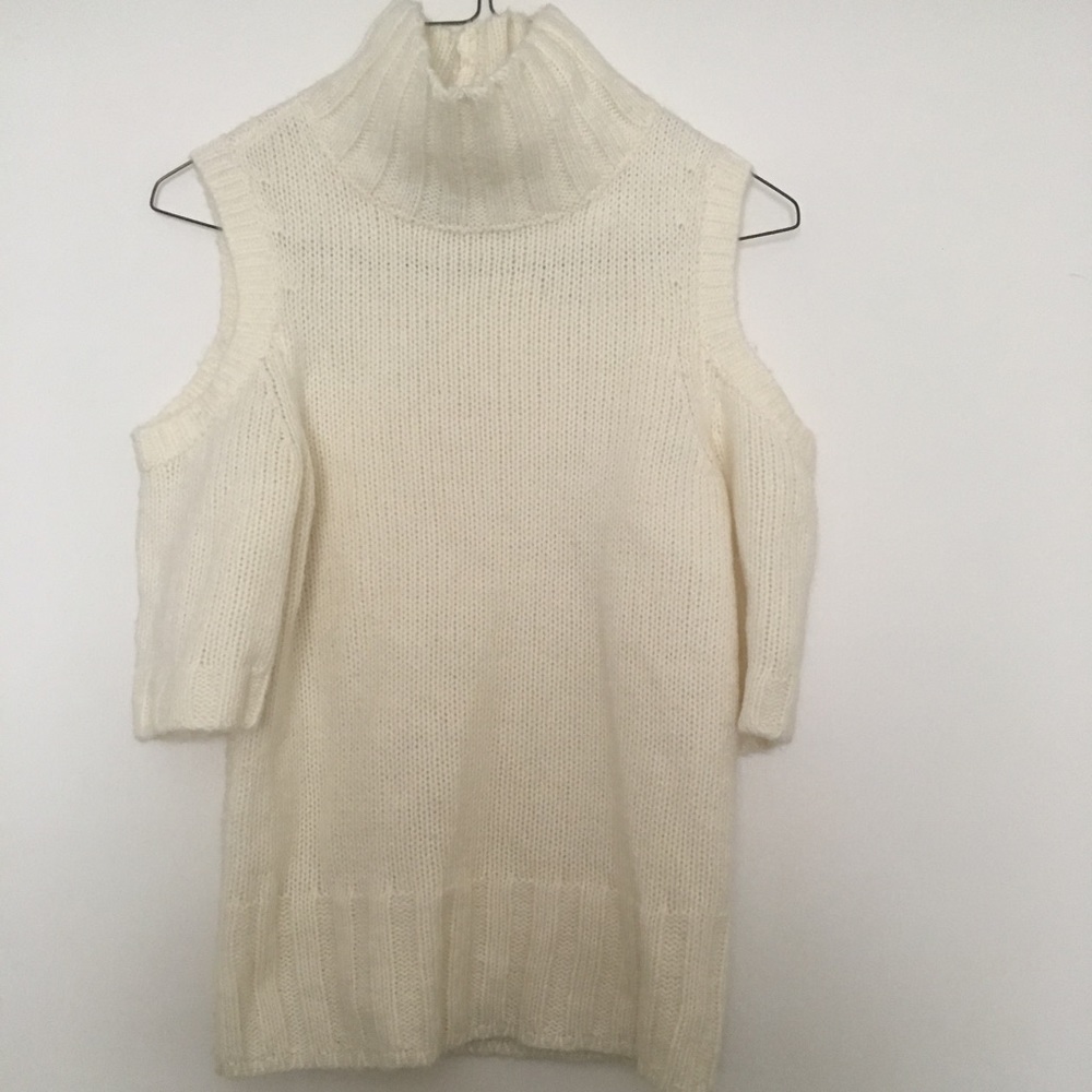 White short sleeve knit jumper